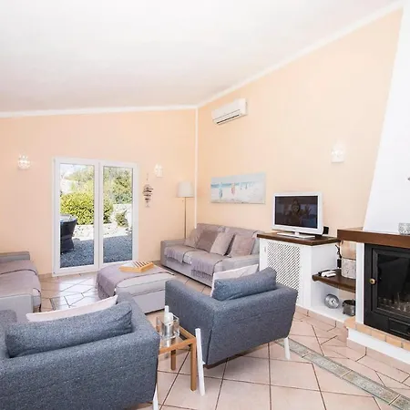 Sleeps 6 With Pool Air Con And Wifi * Pedragosa
